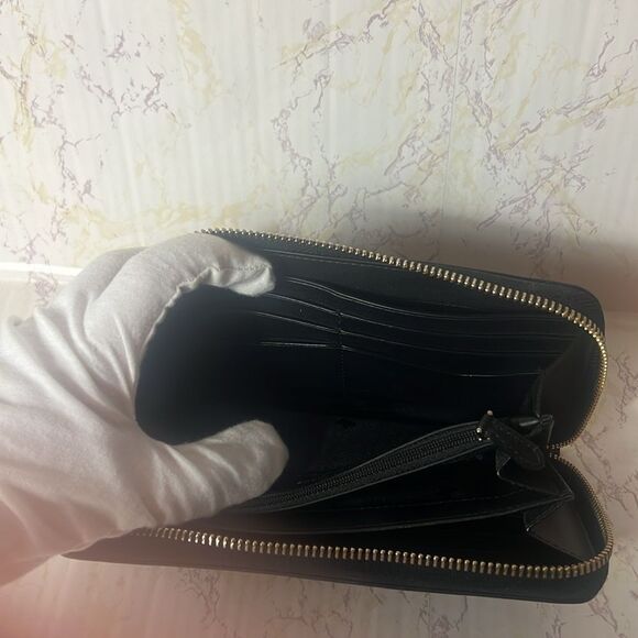 KATE SPADE BLACK AND GOLD LONG LEATHER ZIPPER WALLET - Picture 5 of 11